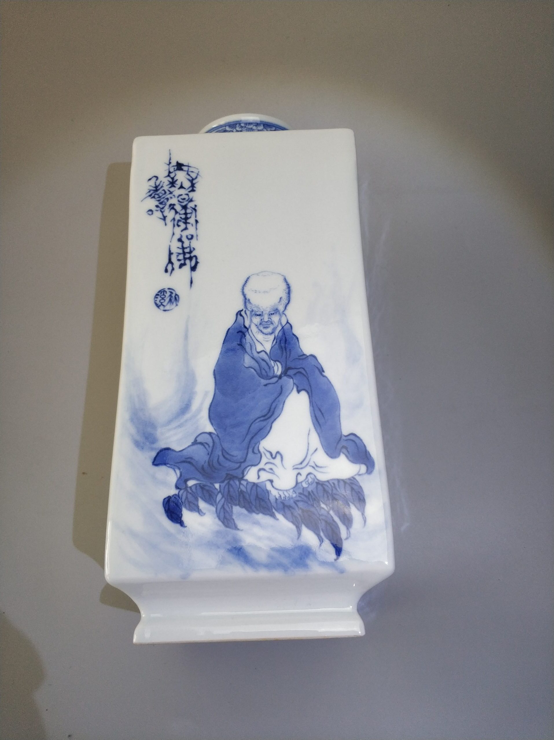 王步青花四方琮式瓶Blue and White Square Cong-Style Vase by Wang Bu 